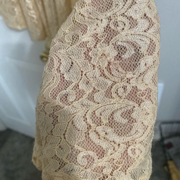 Ivory lace dress high waisted with asymmetric hem unique and like new! - Picture 3 of 4